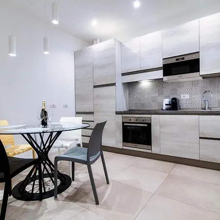 Diaz 67 Life's Loft - The House Of Travelers Апартаменты Комо