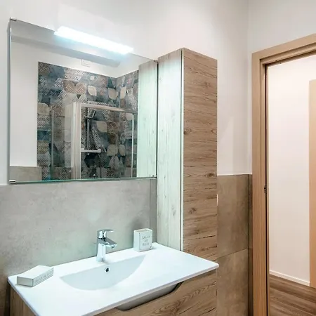 Diaz 67 Life's Loft - The House Of Travelers Como